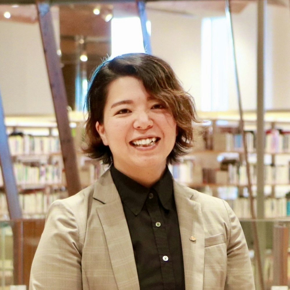 愛山 徳子