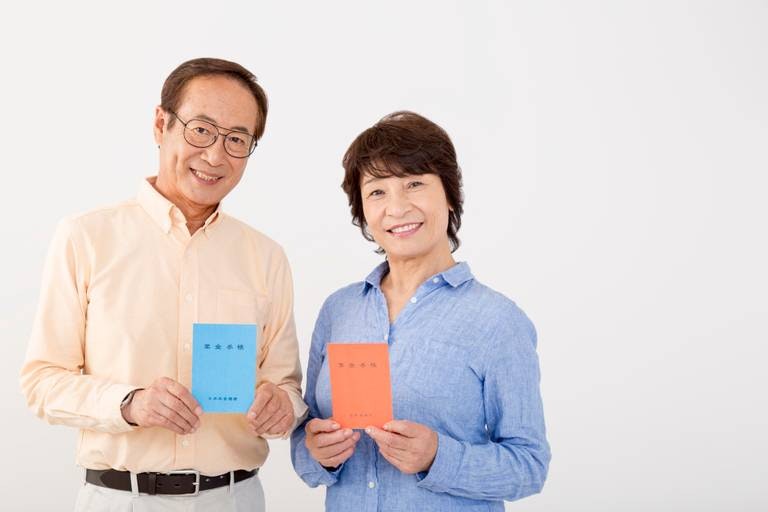 離婚したら年金分割の手続きをしておかないとソン!