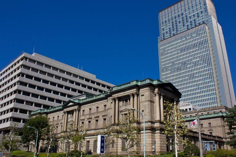 マイナス金利って何？日銀の狙いと日本経済に起こりうる副作用